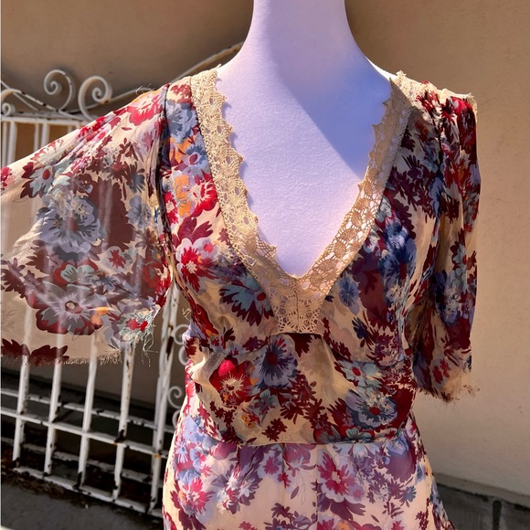 JOIE Floral Sheer Silk Blouse Low V Crochet Neck & Back Flowing Split Sleeves! 4 - Picture 6 of 14